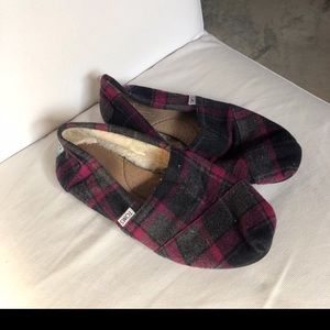 Pink and black plaid wool Toms